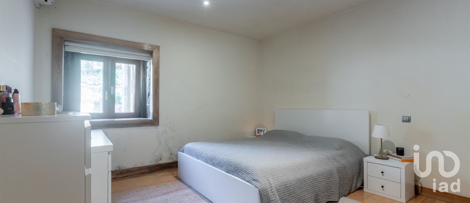 Casa T4 em Airó de 452 m²