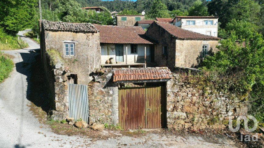 Casa de aldeia T4 em Vila Nova de 240 m²