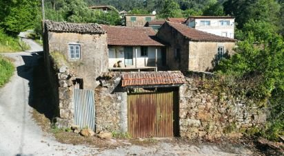 Maison de village T4 à Vila Nova de 240 m²