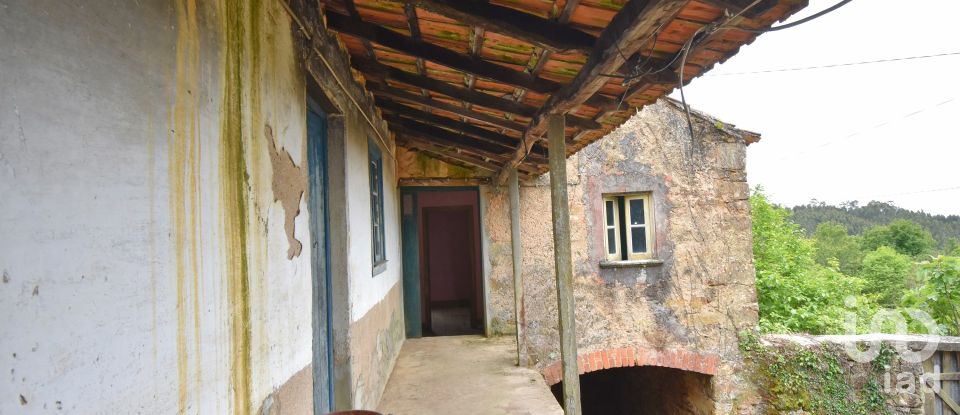 Maison de village T4 à Vila Nova de 240 m²
