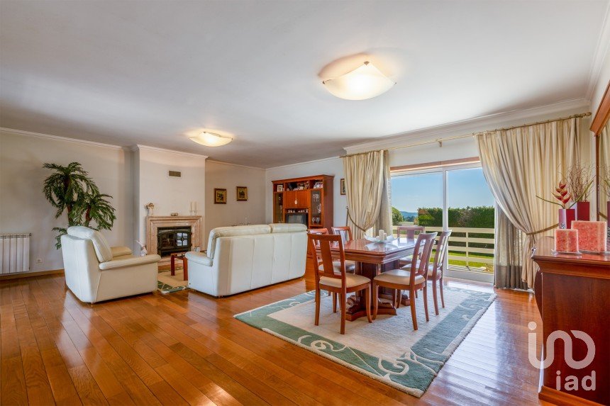 Moradia T5 em Barcelos, Vila Boa e Vila Frescainha (São Martinho e São Pedro) de 316 m²