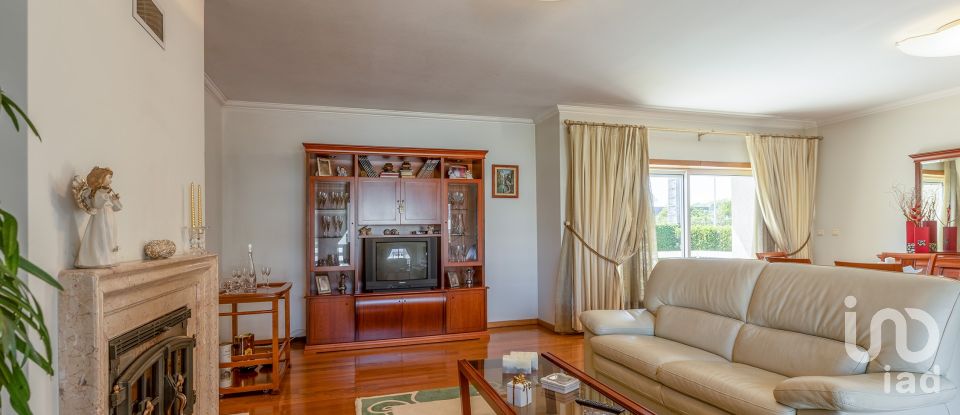 Moradia T5 em Barcelos, Vila Boa e Vila Frescainha (São Martinho e São Pedro) de 316 m²