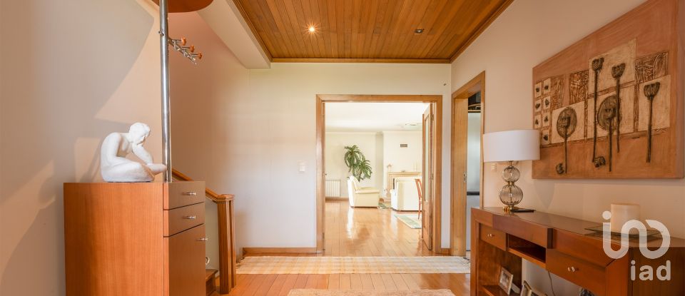 Moradia T5 em Barcelos, Vila Boa e Vila Frescainha (São Martinho e São Pedro) de 316 m²