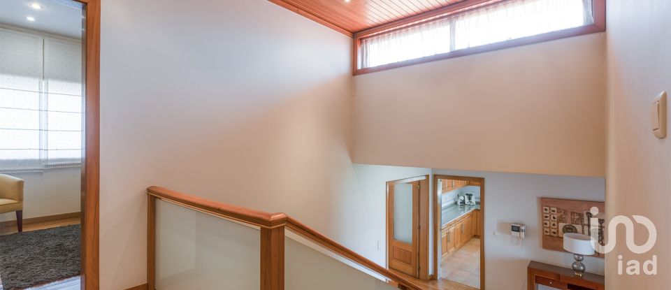 Moradia T5 em Barcelos, Vila Boa e Vila Frescainha (São Martinho e São Pedro) de 316 m²