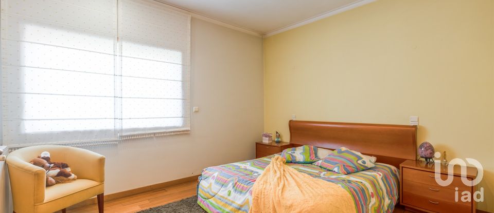 Moradia T5 em Barcelos, Vila Boa e Vila Frescainha (São Martinho e São Pedro) de 316 m²