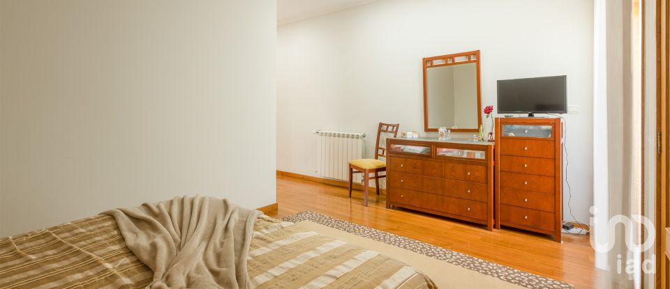 Moradia T5 em Barcelos, Vila Boa e Vila Frescainha (São Martinho e São Pedro) de 316 m²