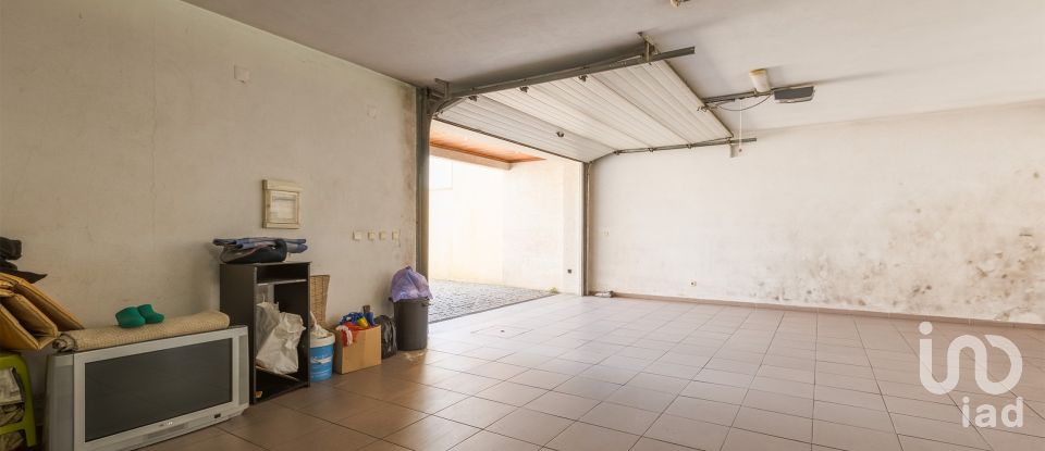 Moradia T5 em Barcelos, Vila Boa e Vila Frescainha (São Martinho e São Pedro) de 316 m²