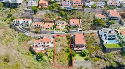Building land in Caniço of 830 m²