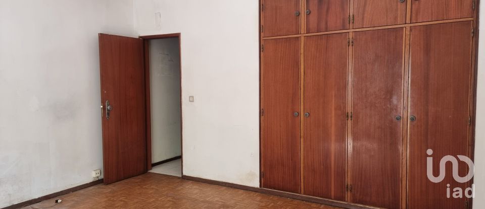 Apartment T1 in Baixa Da Banheira E Vale Da Amoreira of 75 m²