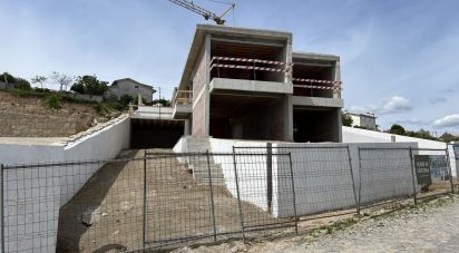 Demeure T3 à Figueiró (Santiago e Santa Cristina) de 222 m²