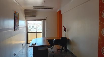 Bureaux à Queluz e Belas de 56 m²