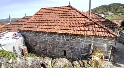 Maison de village T2 à Parada do Monte e Cubalhão de 156 m²