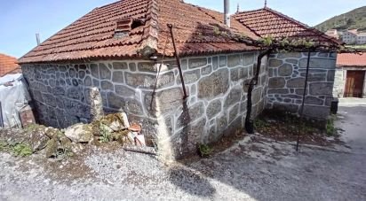 Maison de village T2 à Parada do Monte e Cubalhão de 156 m²