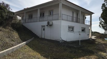 Maison de village T5 à Carregueiros de 706 m²