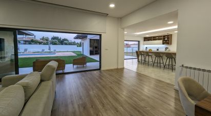 Casa T4 em São Miguel de Vila Boa de 239 m²