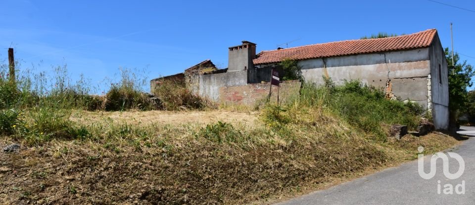 Casa de Campo T1 em Brogueira, Parceiros de Igreja e Alcorochel de 74 m²