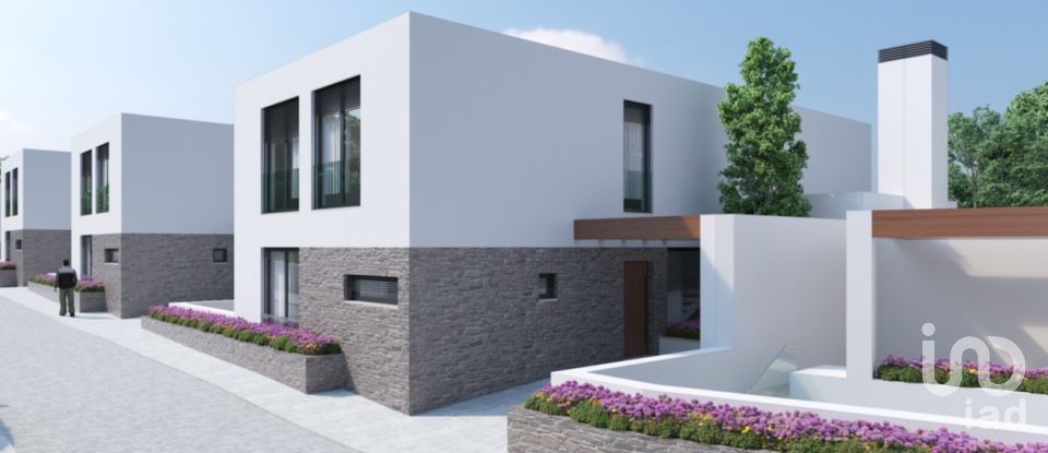 House T4 in Alcabideche of 363 m²