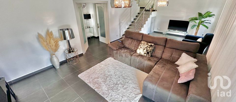 House T4 in Sado of 191 m²