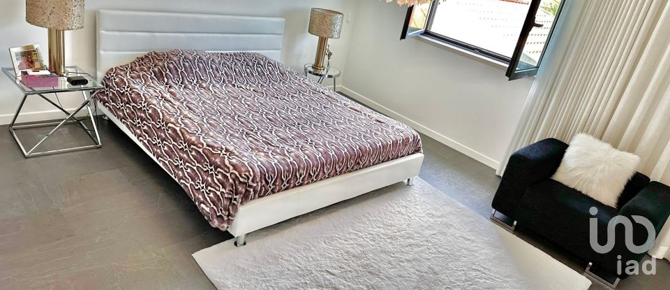 House T4 in Sado of 191 m²