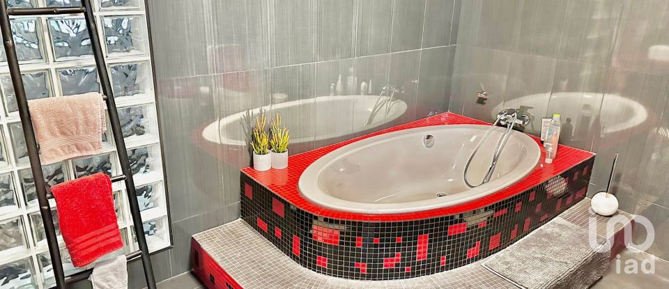 House T4 in Sado of 191 m²