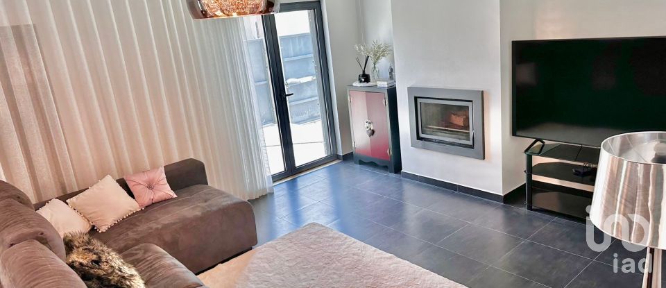 House T4 in Sado of 191 m²