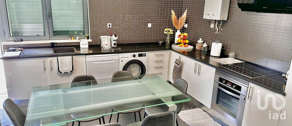 House T4 in Sado of 191 m²