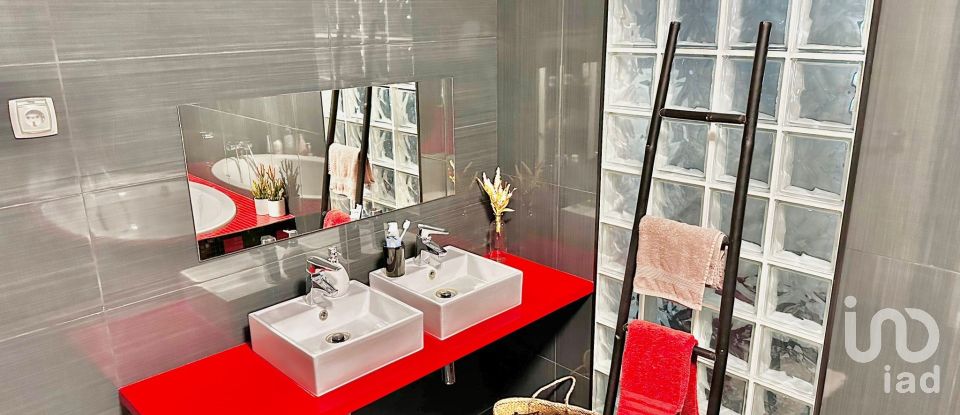 House T4 in Sado of 191 m²