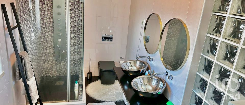 House T4 in Sado of 191 m²