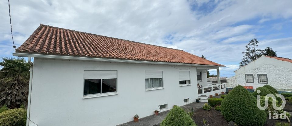 Lodge T3 in Ribeirinha of 374 m²