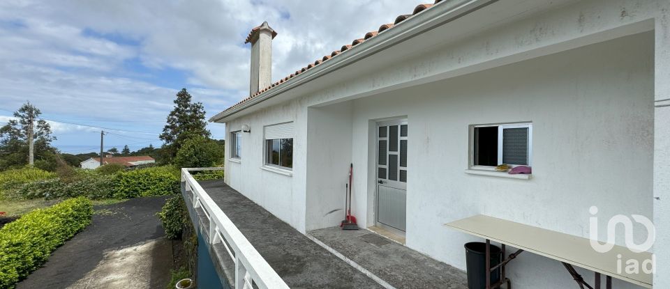 Lodge T3 in Ribeirinha of 374 m²