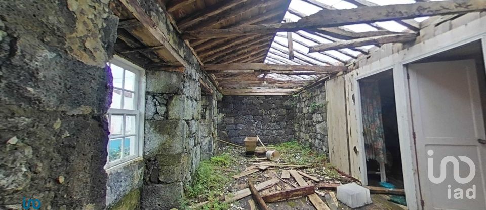 Lodge T3 in Ribeirinha of 374 m²