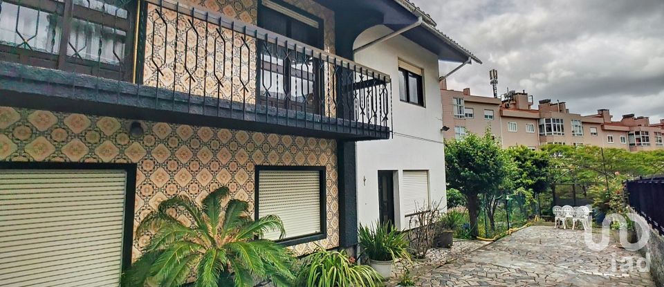 House T6 in Oliveira De Azeméis, Santiago De Riba-Ul, Ul, Macinhata Da Seixa E Madail of 197 m²