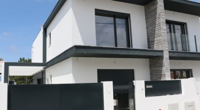 Moradia T3 em Fernão Ferro de 162 m²