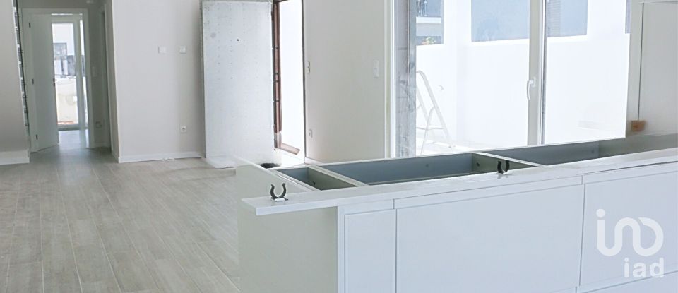 Maison T3 à Fernão Ferro de 162 m²