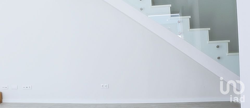 Maison T3 à Fernão Ferro de 162 m²