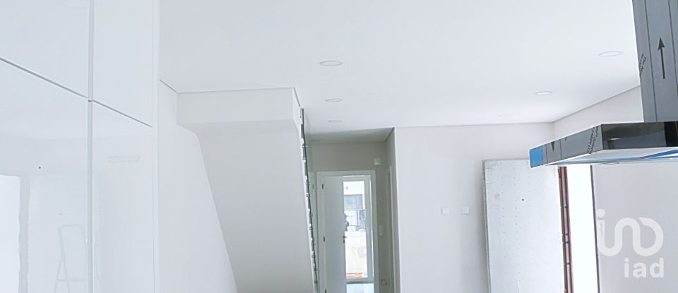 Maison T3 à Fernão Ferro de 162 m²