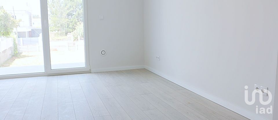 Maison T3 à Fernão Ferro de 162 m²