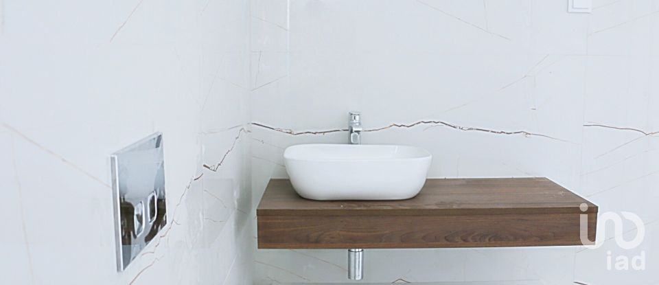 Maison T3 à Fernão Ferro de 162 m²