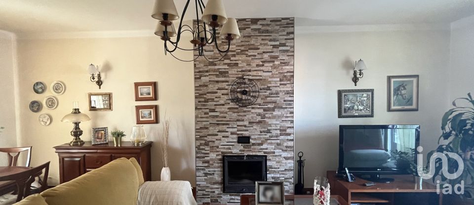 Maison traditionnelle T3 à Algoz e Tunes de 175 m²