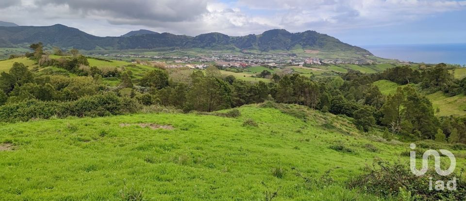 Terrain à Povoação de 142 408 m²