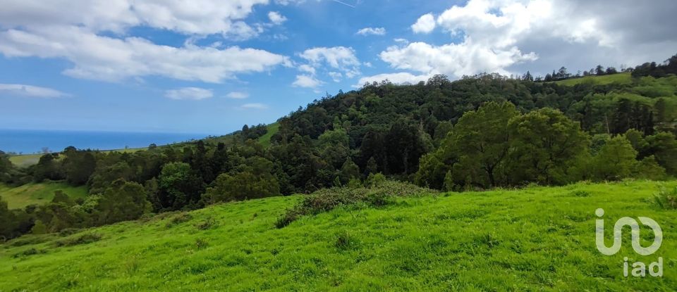 Terrain à Povoação de 142 408 m²