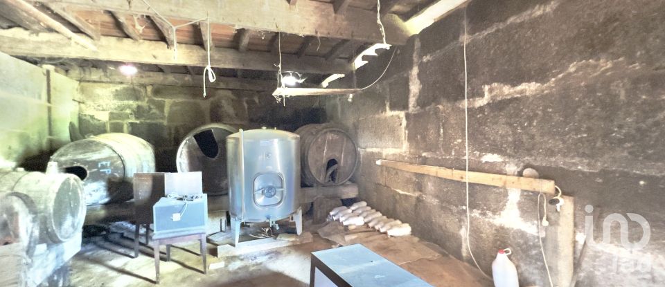 Farm T5 in Oliveira do Douro of 292 m²