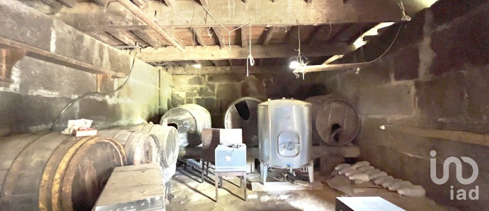 Farm T5 in Oliveira do Douro of 292 m²