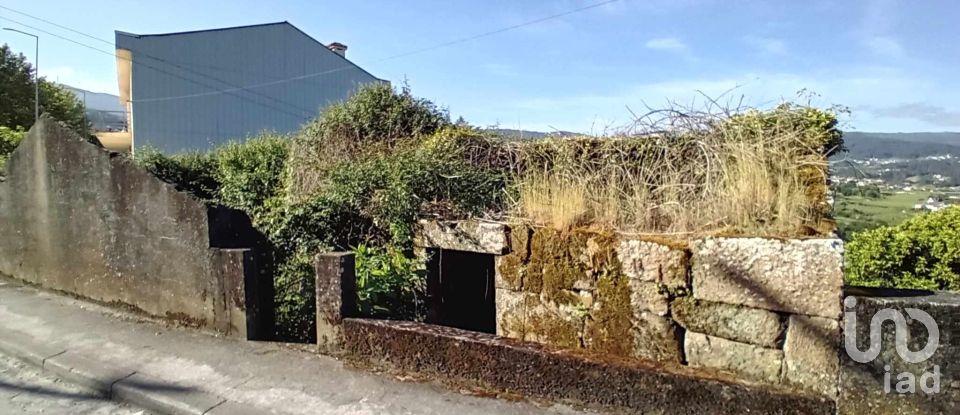 Land in Vila e Roussas of 716 m²