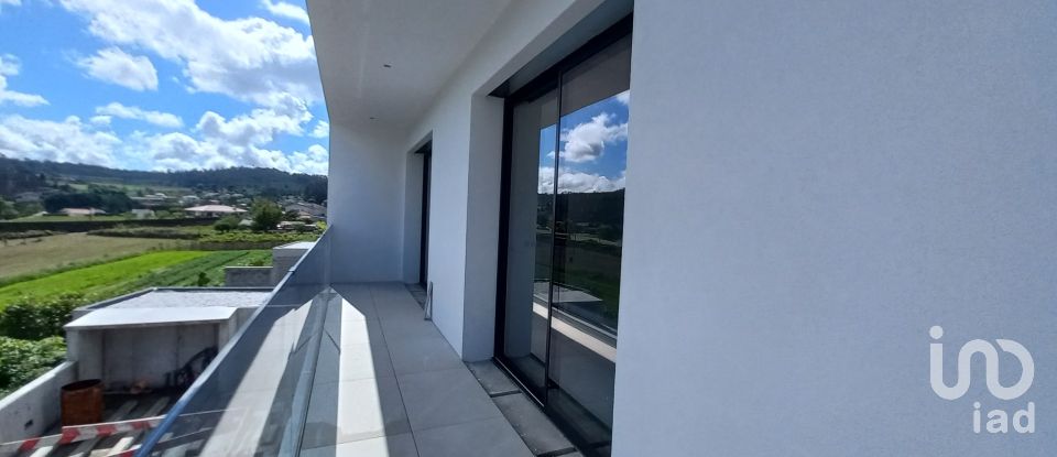 Maison T3 à Abade de Neiva de 308 m²