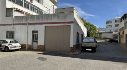 Boutique/Local commercial à Faro (Sé e São Pedro) de 500 m²