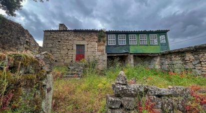 House T3 in Cótimos of 498 m²