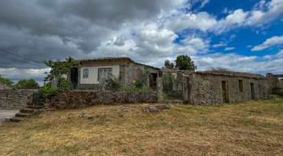 House T3 in Cótimos of 498 m²