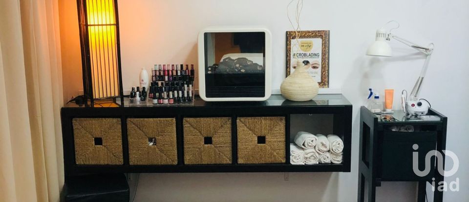 Boutique/Local commercial à Areosa de 160 m²