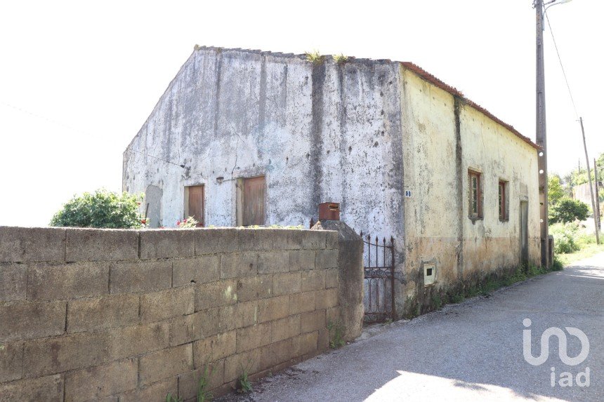 Casa tradicional T2 em Lorvão de 140 m²